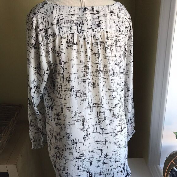 mercer & madison Black + White Blouse Medium - Picture 4 of 4